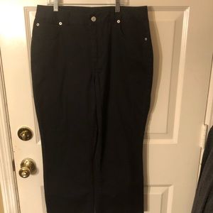 Womens Sz 10 Lands End black Capri Pants